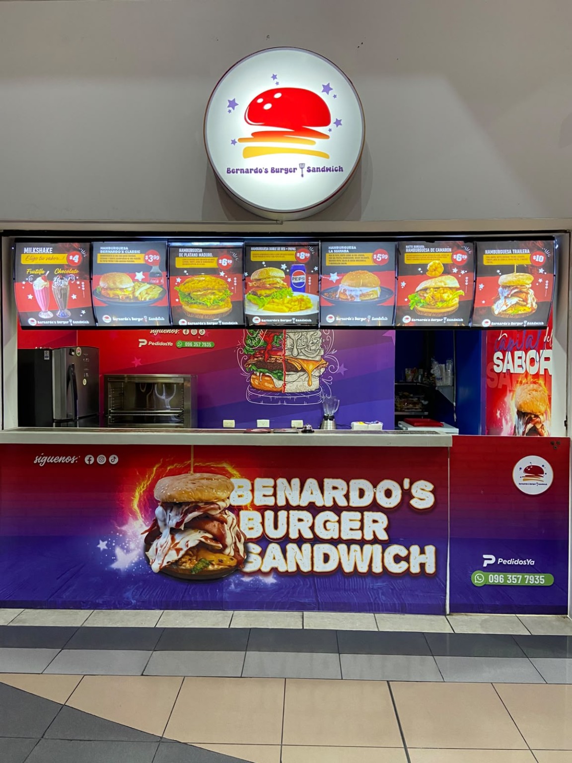 Fachada de Bernardo's Burger i Sandwich en Oro Plaza